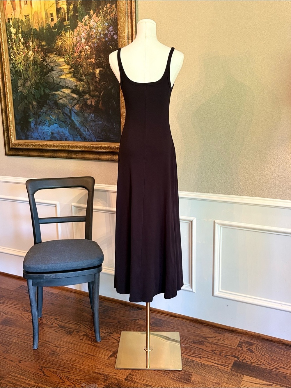 Classic Black Scoop Neck Maxi Dress - Picture 2 of 9